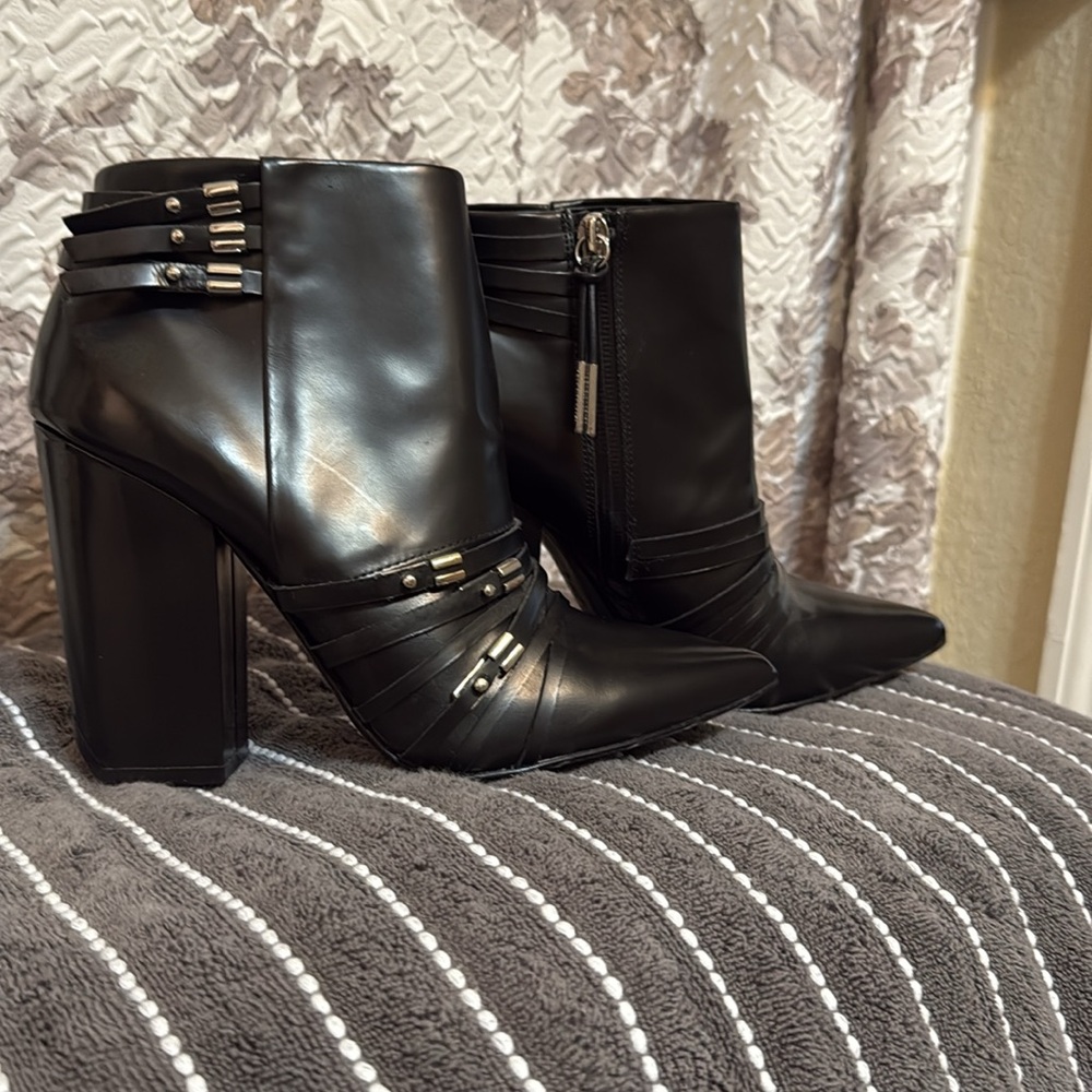 L.A.M.B. Women's Martini Boot. Sz 8 NEW - Picture 7 of 10